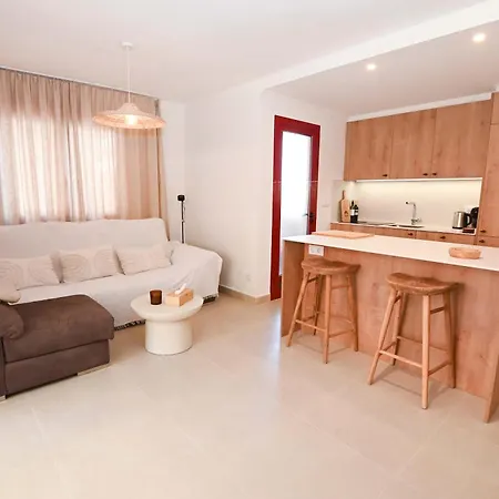 Appartement Ibiza Style Beachfront - Sea View & Pool
