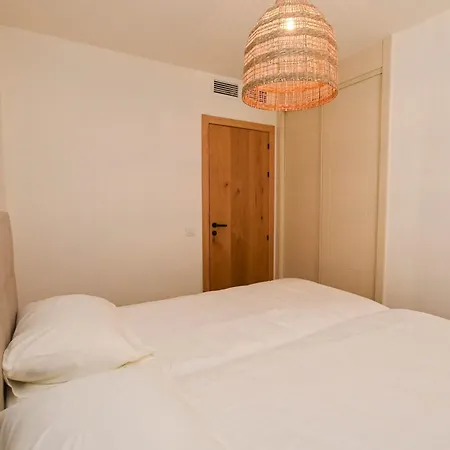 Ibiza Style Beachfront - Sea View & Pool Appartement *